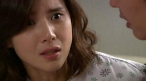 Vợ xinh đẹp tài giỏi chồng vẫn bỏ theo chị bán rau, câu nói của anh khiến cô bật khóc