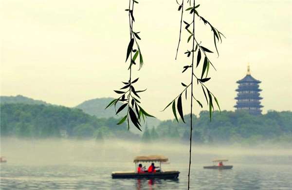 Biết đủ thì nghèo khổ vẫn vui, không biết đủ giàu sang vẫn buồn