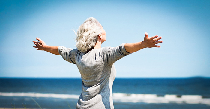 Tuổi trung niên, dù không phải là vĩ nhân thì hãy cứ giữ cho lòng ngay thẳng