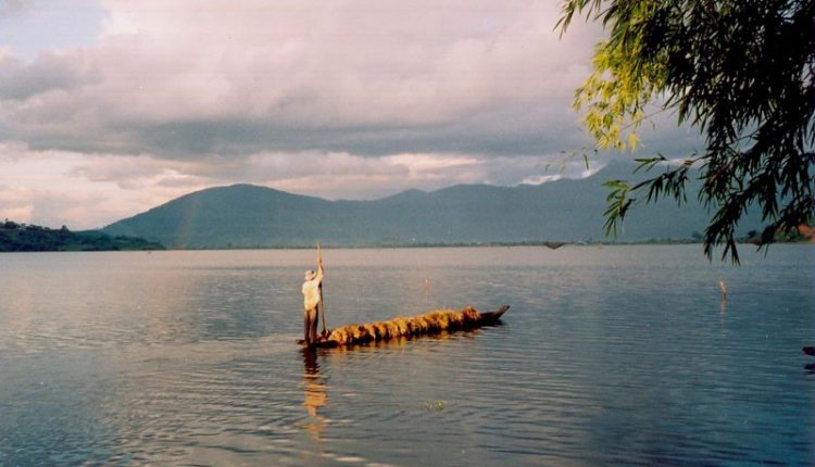 Nửa đầu cuộc đời học nói, nửa sau học im lặng