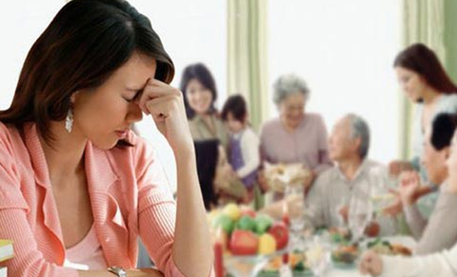 Lạ Đời Chuyện Mẹ Chồng Thấp Thỏm Mong Con Gái Về Nhà Ăn Tết Nhưng Lại Không Muốn Cho Con Dâu Về Ngoại
