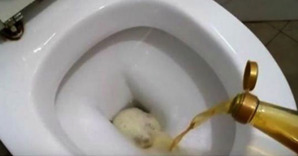 Mách bạn 7 mẹo nhỏ, không cần kỳ cọ kỹ mà nhà vệ sinh vẫn sạch, thơm phức