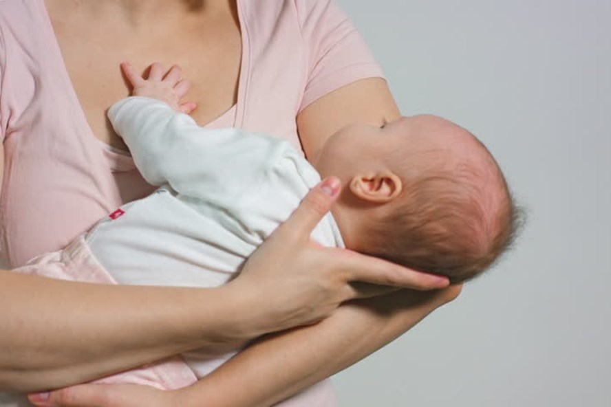 Mẹ chồng tính toàn chi ly nằng nặc đòi đưa cháu mới sinh về quê để chăm chỉ vì mục đích thế này