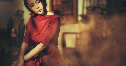 Phụ nữ à, công sinh thành còn chưa báo đáp thì hà cớ gì vì một người dưng lại làm tổn thương chính mình