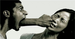 Câu chuyện cốc nước lạnh và đĩa tương ớt của đôi vợ chồng trẻ khiến ai cũng bật khóc