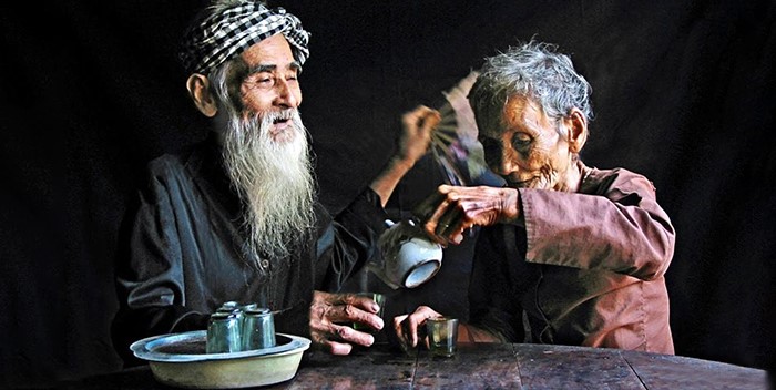 Trong đời người, có điều còn xa xỉ hơn cả tình yêu, đó là “thấu hiểu”