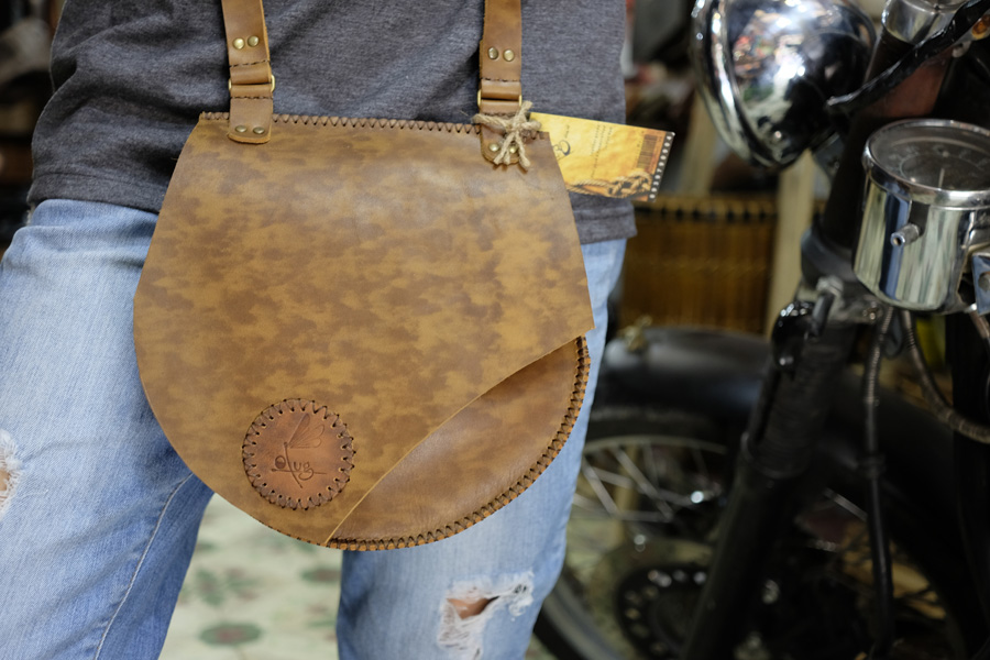 Túi Xách Vintage Chiếm Sóng Sàn Diễn Thời Trang Mỹ Nhân Hollywood