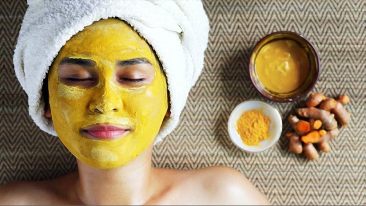 Tinh Bột Nghệ Có Làm Trắng Da Hay Chỉ Khiến Da Bắt Nắng?