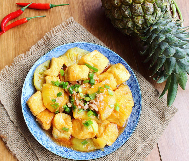 Cách làm đậu phụ sốt dứa chua ngọt lạ miệng