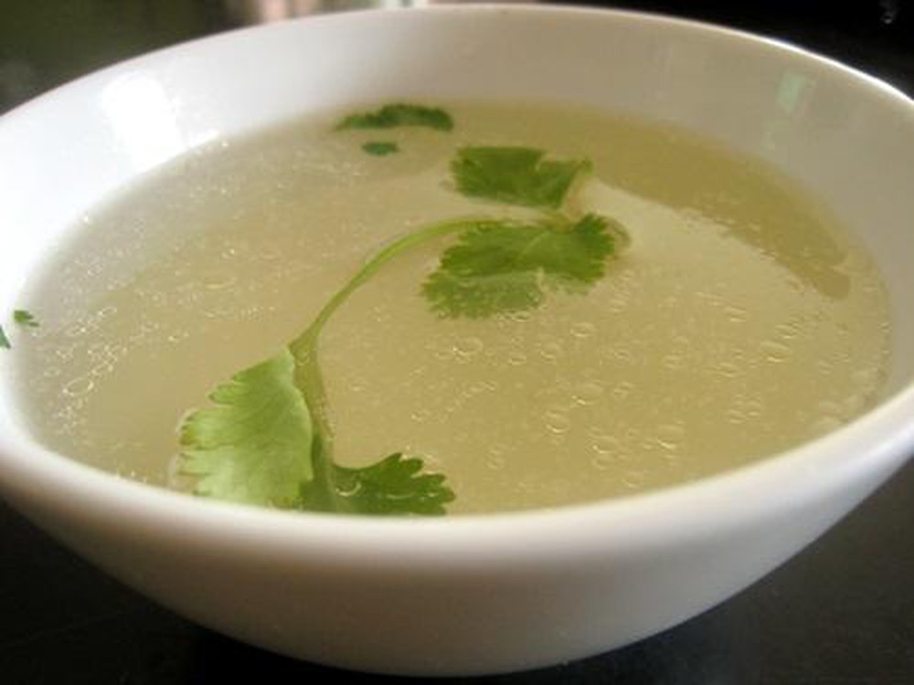 Cách Đơn Giản Giúp Nồi Nước Ninh Xương Trong Vắt, Ngọt Lịm