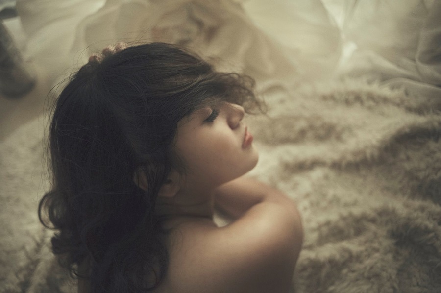 Đàn ông nào cũng muốn yêu đàn bà cũ, nhưng ít ai đủ bản lĩnh dám nắm tay họ đến cùng