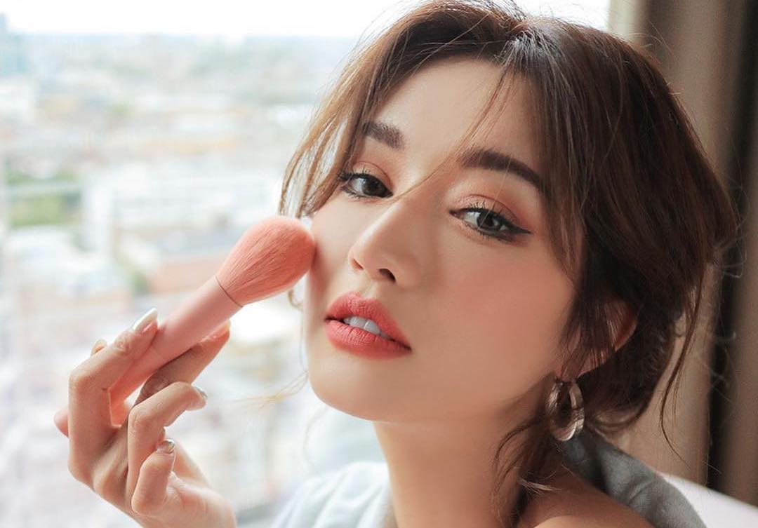 Nàng tuổi băm vẫn trẻ ra vài chục tuổi nhờ bí kíp trang điểm ăn gian tuổi này