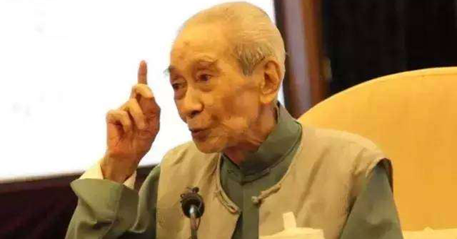 9 phát ngôn “kinh điển” của bậc thầy phong thuỷ khiến hàng triệu người phải gắng sức lưu giữ