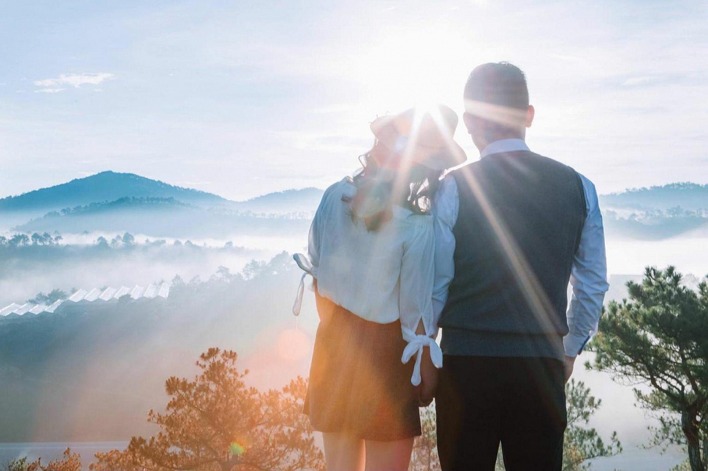 Thà nghèo mà có nhau, chứ đừng giàu sang rồi không xem nhau ra gì!