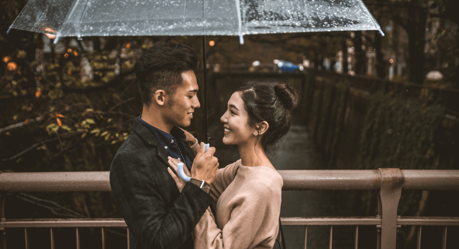 Đến một độ tuổi, đàn bà sẽ không quá cần tình yêu, chỉ cần ở bên một người tử tế