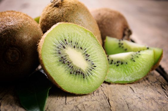 7 cách chống lão hóa, trắng da từ kiwi