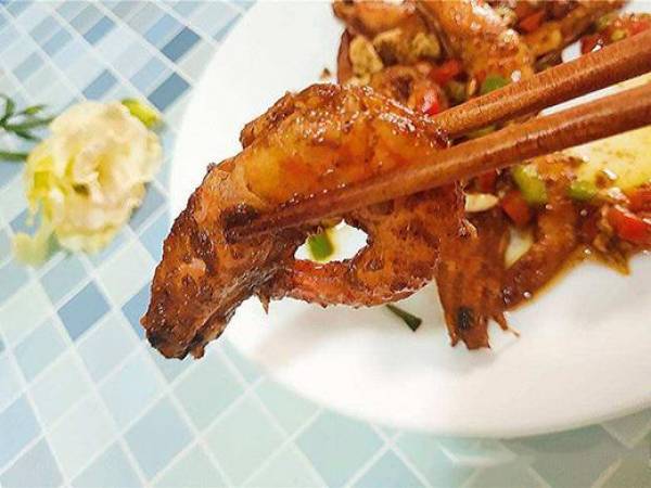 Tôm được chiên theo kiểu này, Cả Nhà Ăn Cả Thịt Lẫn Vỏ Không Muốn Bỏ Thứ Gì