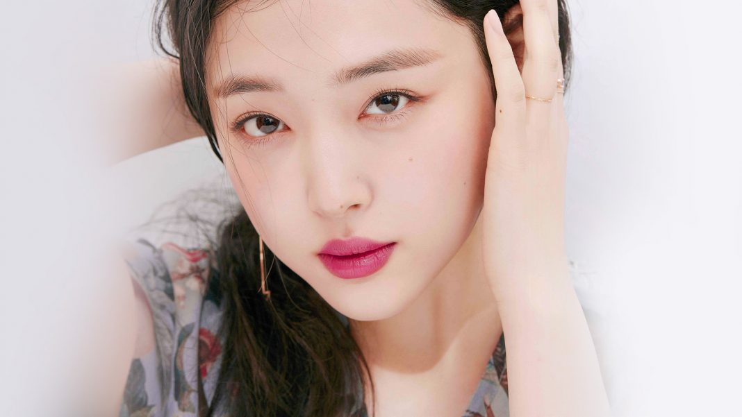 Đang phân vân có nên tẩy tóc, xem ngay Sulli tóc hồng lấy động lực