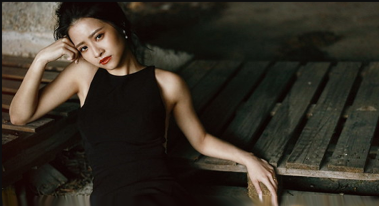 Đàn bà khôn thì không cần giành đàn ông với ai hết