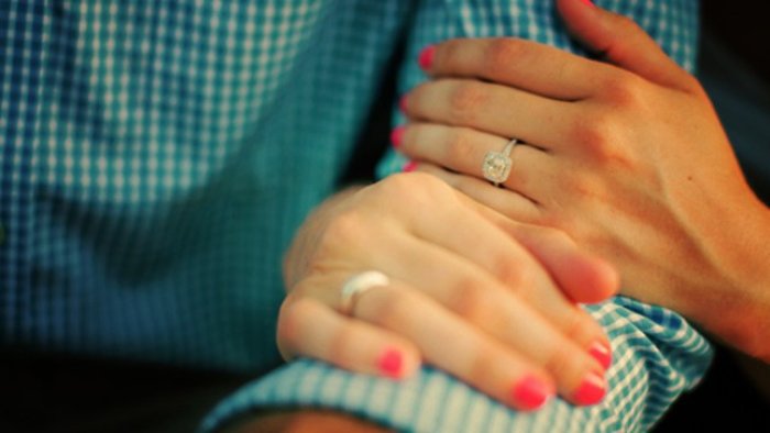 Phụ nữ nếu chưa kết hôn thì đừng tùy tiện gọi đàn ông là “chồng”