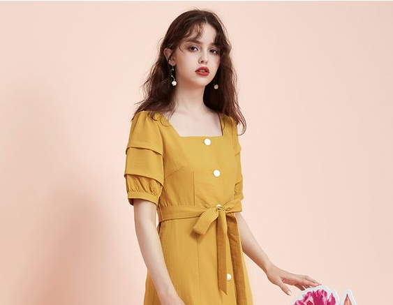 Váy cổ vuông: mẫu váy chuyên hack dáng, hack tuổi, hack luôn sự nữ tính cho bạn