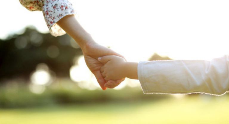 Chia sẻ xúc động của một người mẹ về những điều ‘học’ được từ cô con gái 8 tuổi