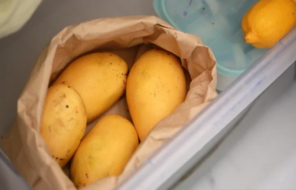 Người bán hoa quả sẽ không bao giờ "hé răng" tiết lộ: Cứ để xoài theo cách này vừa tươi vừa ngon bất ngờ