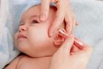 Trẻ sốt cao kèm đau tai, cha mẹ cần nghĩ ngay tới căn bệnh nguy hiểm này!