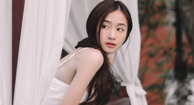 Đàn bà “xuống sắc” chứ đừng “xuống giá”