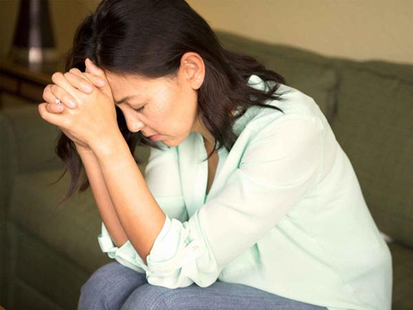 Đừng sống vì một người chồng vô tâm, đàn bà hãy sống vì mình và vì con