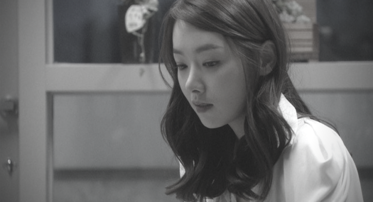 Trong hôn nhân người ta có thể chịu được bữa cơm nguội lạnh, nhưng ánh nhìn và ngôn từ nguội lạnh thì không