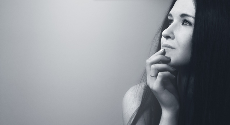 Chẳng phải nước mắt, đàn bà độc nhất ở nơi tấm lòng!