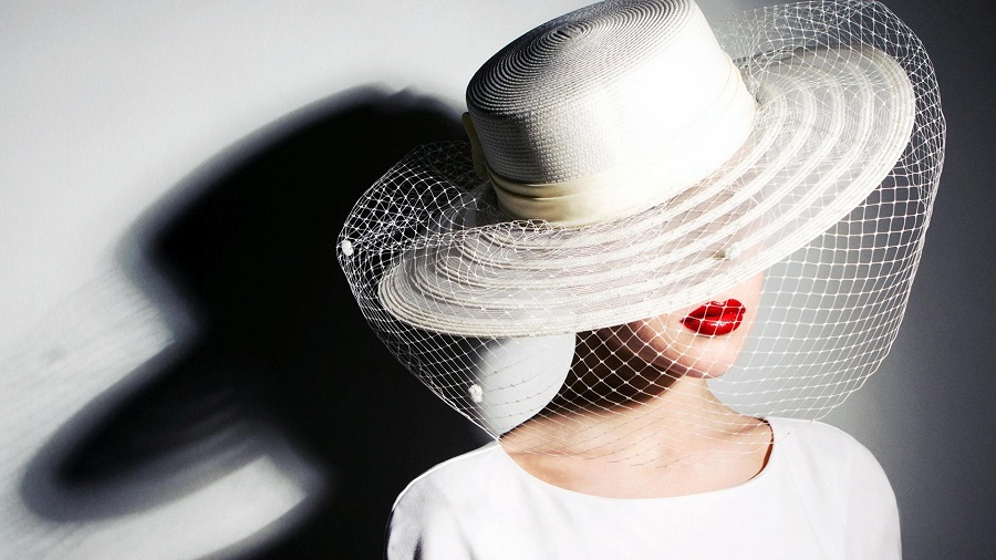 Phụ nữ nên nhớ không có hạnh phúc nào đến khi bạn cắn răng cam chịu