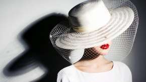 Phụ nữ nên nhớ không có hạnh phúc nào đến khi bạn cắn răng cam chịu