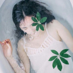 Tôi sẽ thôi cố chấp, thôi mộng mơ, sẽ tập đứng vững dẫu chỉ một mình