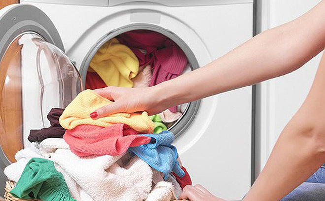 Áp dụng 6 mẹo sau, dù trời nồm ẩm đến đâu thì quần áo vẫn nhanh khô và thơm tho như thường