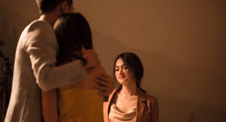 3 đồng 1 mớ đàn ông, tại sao đàn bà phải tiếc thằng không ra gì