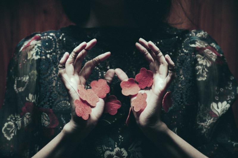 Phụ nữ khôn không vì chồng vô tâm mà tàn nhẫn với chính mình