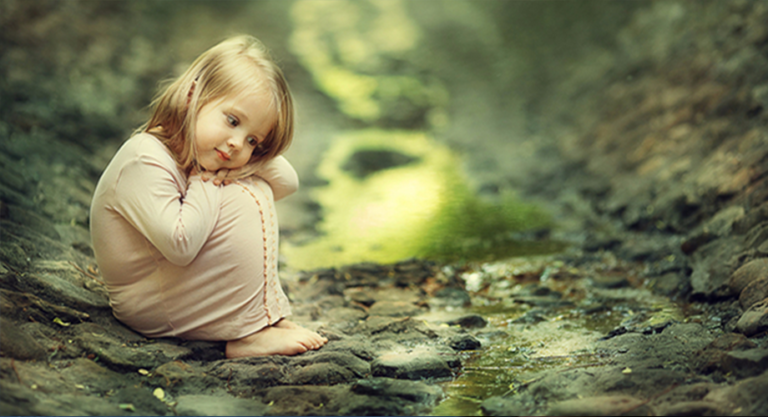 Nuối tiếc quá khứ, lo lắng cho tương lai, bạn sẽ đánh mất niềm vui ở hiện tại