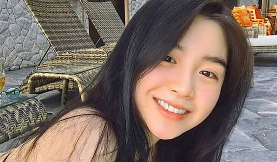 Sữa rửa mặt nào dành cho da dầu mụn, lỗ chân lông to?