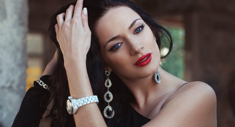 Thế giới này sẽ không vì bạn là phụ nữ mà giơ cao đánh khẽ