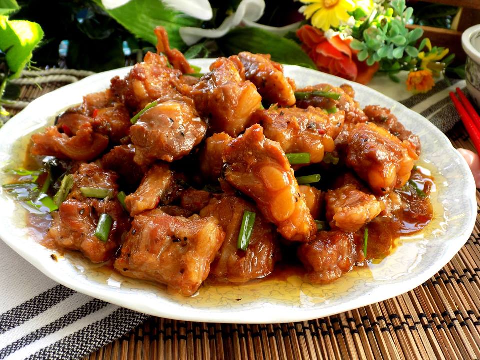 Ngon tuyệt cú mèo món sườn non kho đậm đà, nàng "gà mờ" cũng làm được