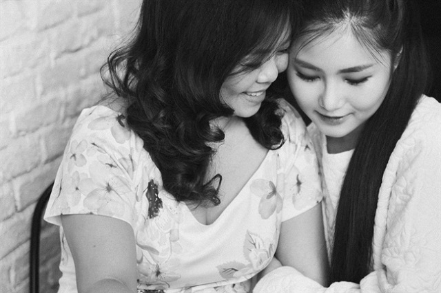 Mẹ hãy để con gái mẹ được ế nhé!