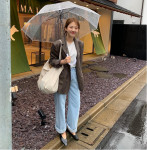 5 cách phối quần jean dài quết đất với giày sang chảnh hết nấc