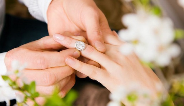 Cô gái à, đừng tin vào chiếc nhẫn!