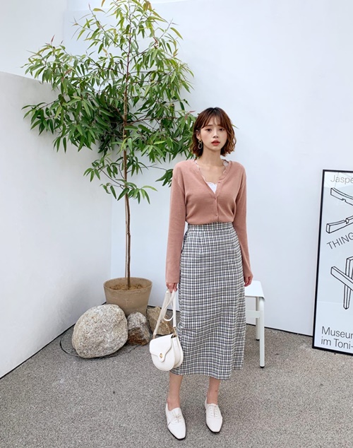 4 cách mix áo cardigan cho nàng công sở thêm thanh lịch