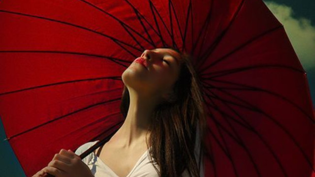 Vì em là con gái nên yếu đuối muôn đời vẫn yếu đuối