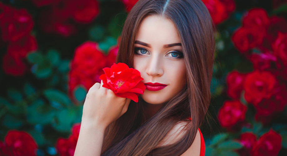 Đi qua những tổn thương, phụ nữ phải là bông hoa hồng có gai