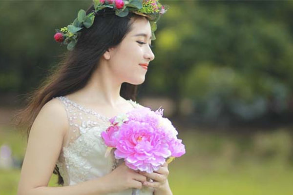 Đàn bà có tiền, tự khắc đàn ông tốt sẽ tìm đến