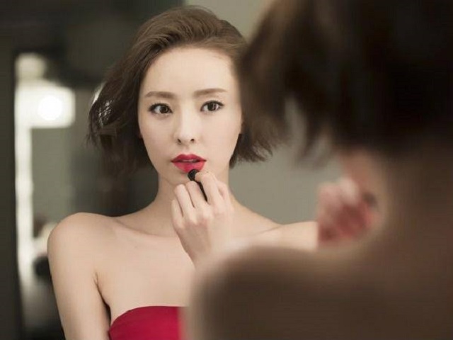 Phụ nữ mạnh mẽ là nhờ sự bạc bẽo của đàn ông!